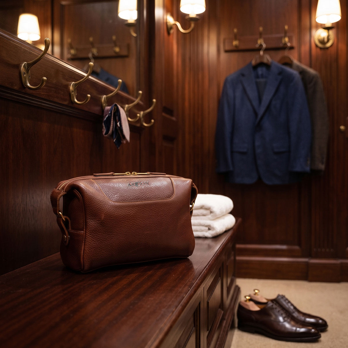 Lewis Toiletry Case-9